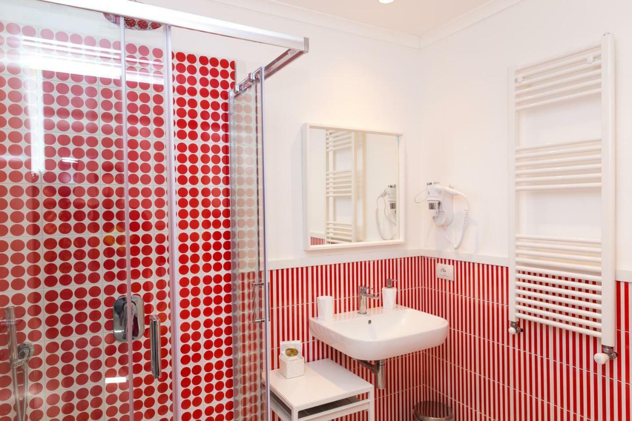Maison Ro' Meta Luaran gambar