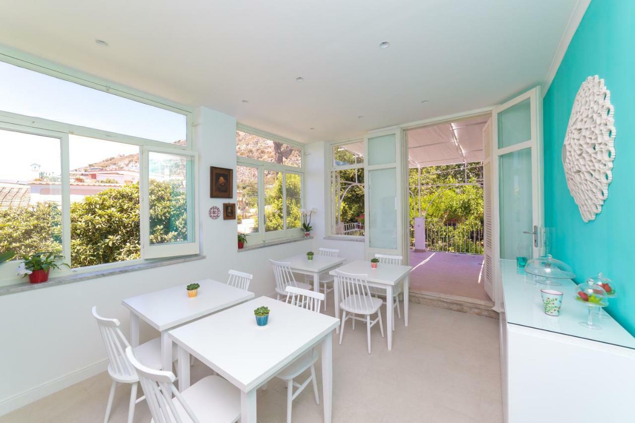 Maison Ro' Meta Luaran gambar