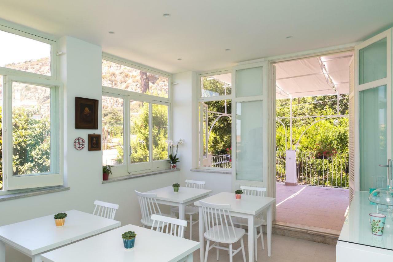 Maison Ro' Meta Luaran gambar